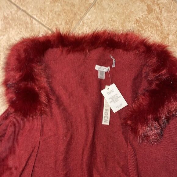 Knit wrap with faux fur collar - Picture 3 of 4